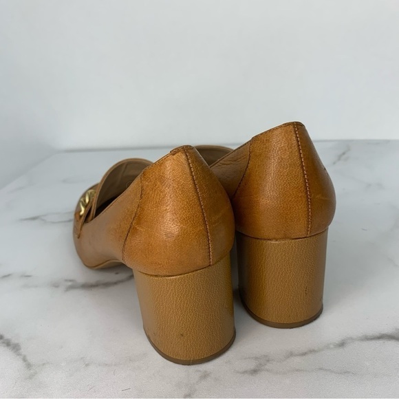 Tahari Chunky Heel Gold Chain Lulu Caramel Brown Loafers 9 - Picture 4 of 10